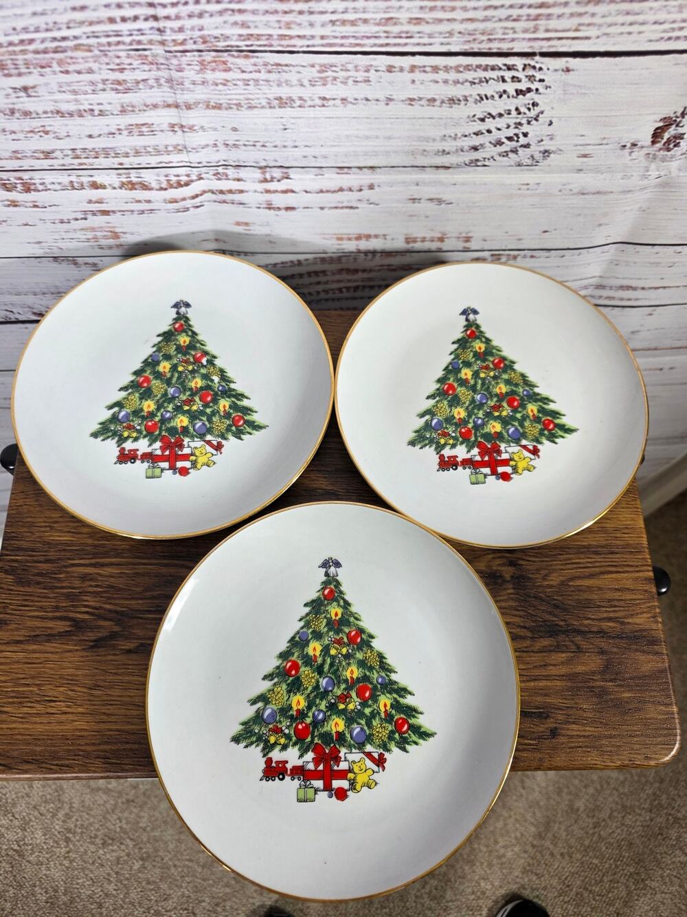 VTG Jamestown China Christmas Tree Plates with Gold Trim- set of 3 Salad/Dessert